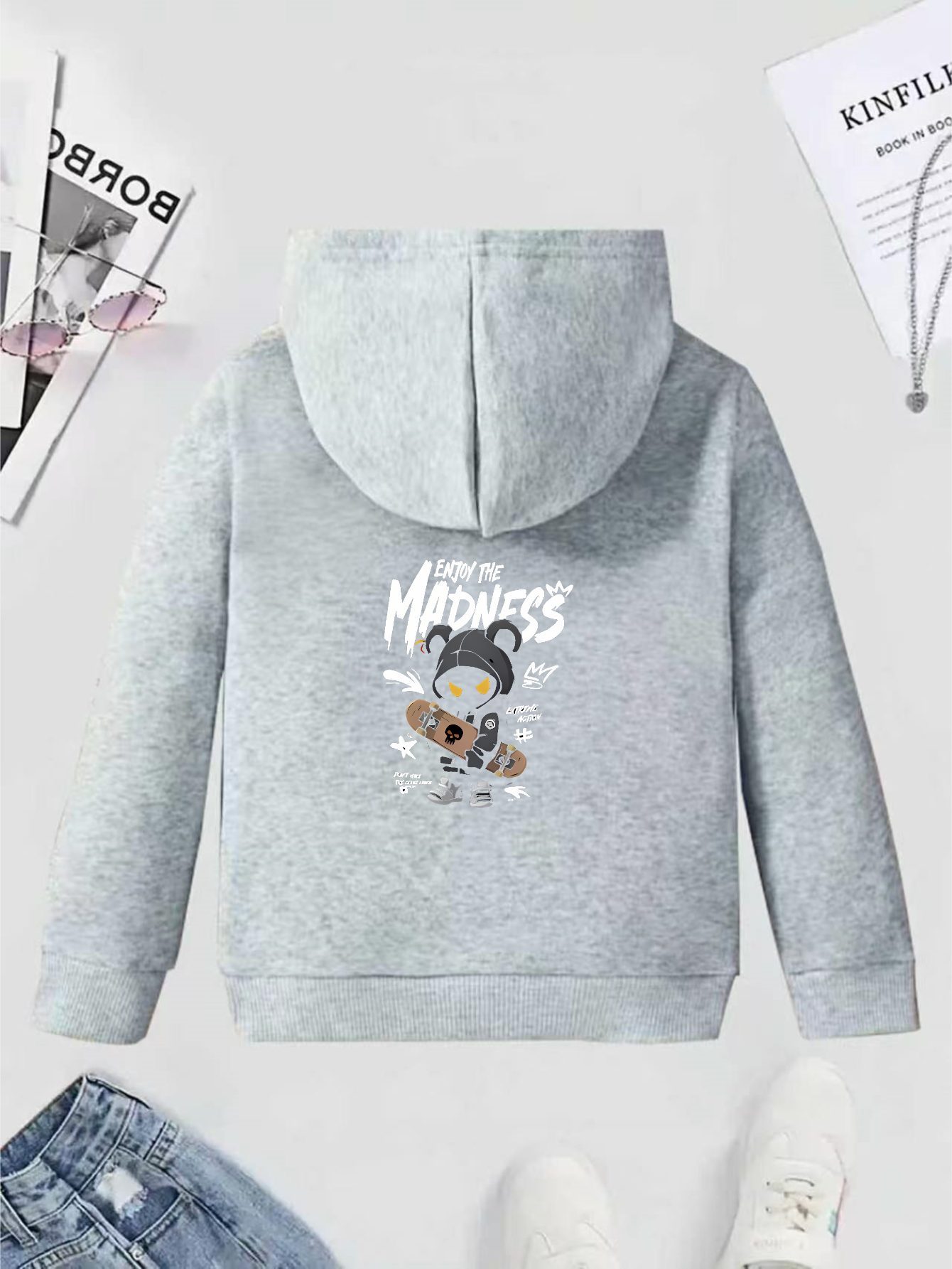 소년용 패션 후디: 스케이트를 잡고 있는 만화 캐릭터  - Anime Merch Hoodie 리뷰 및 가격